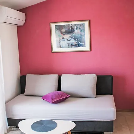 Silvia-3 By Interhome